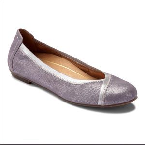❤️Vionic Caroll Ballet Flat in Pewter, gently used